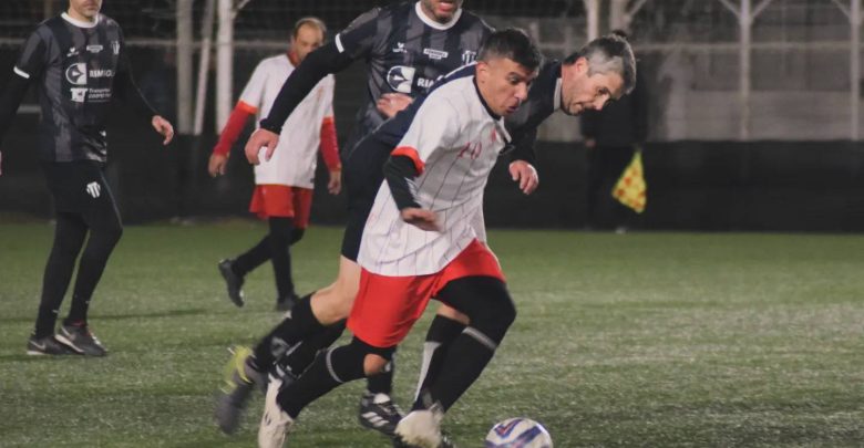 Huracán y Villa Mitre están en la final del fútbol Senior